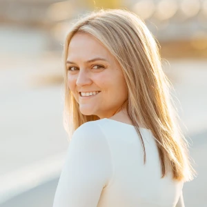 image of agent Sarah  Graves