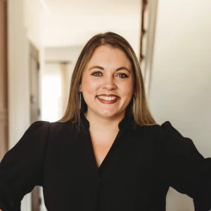 image of agent Hannah Pannell