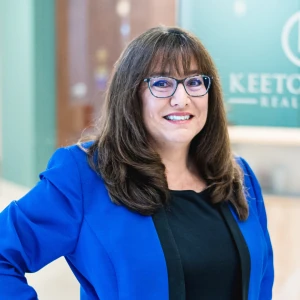 image of agent Donna Donavant